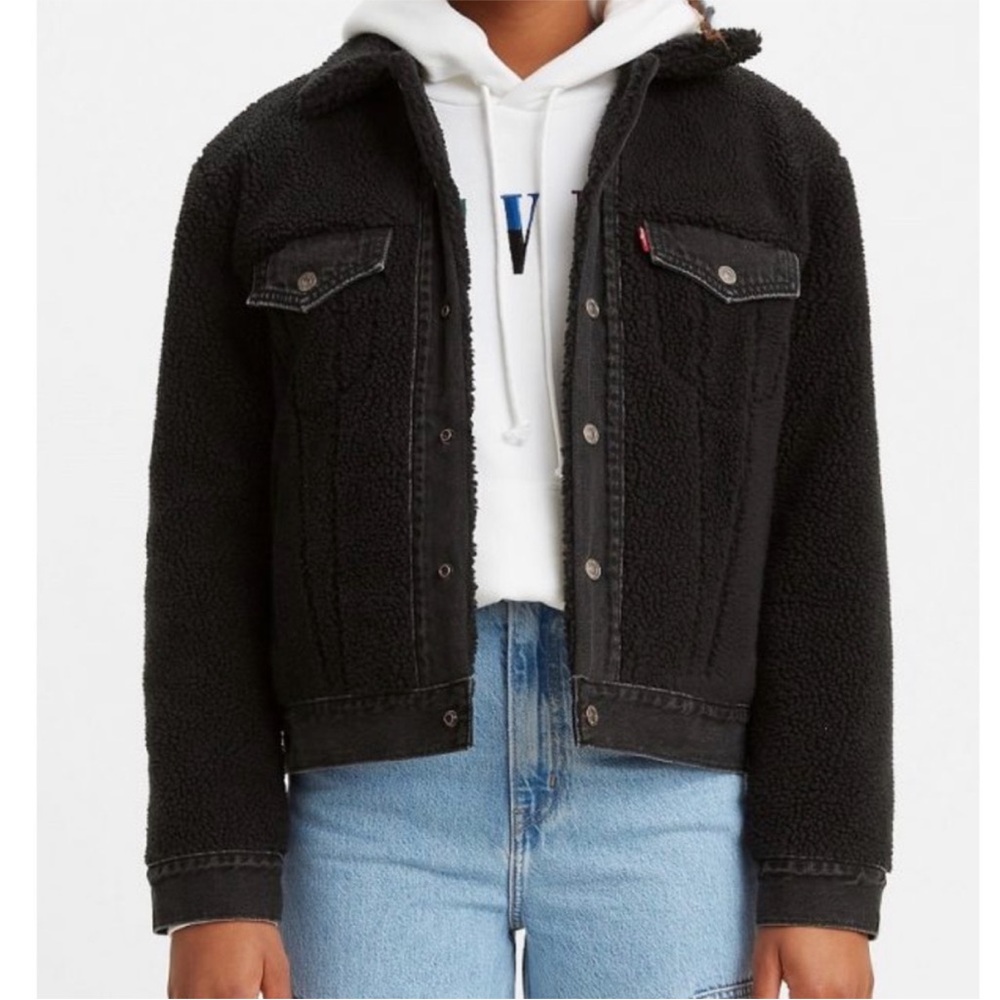 NWOT Levi's Black Fleece-Lined Denim trucker Jacket